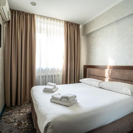Hotel Mildom Express Almaty Esterno foto