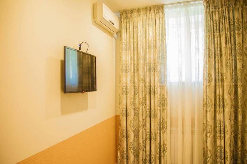 Hotel Mildom Express Almaty Esterno foto